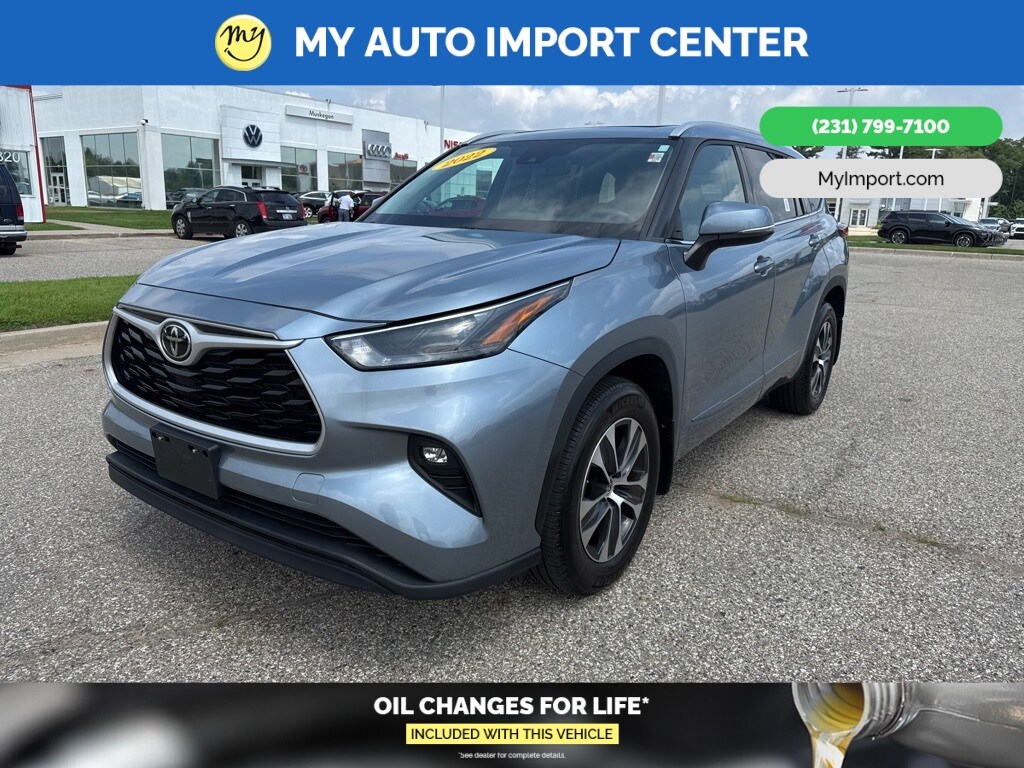 2022 Toyota Highlander XLE photo 3