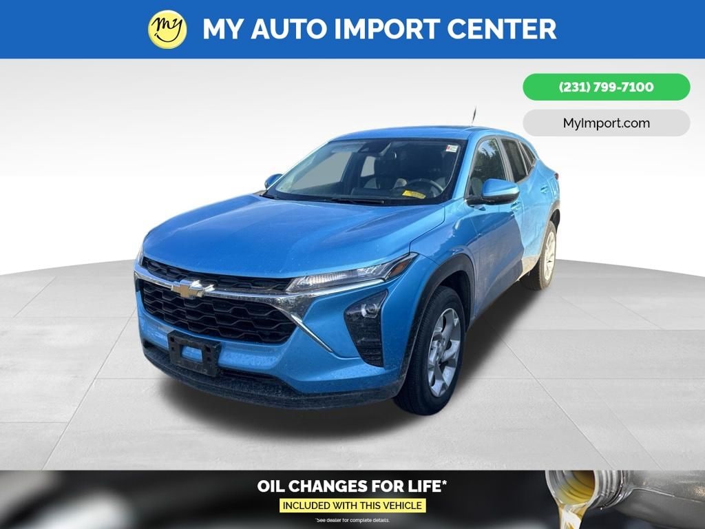 Used 2025 Chevrolet Trax LS SUV