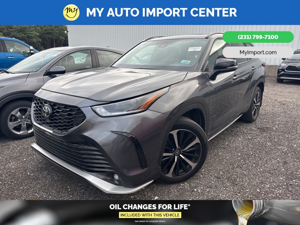 2022 Toyota Highlander XSE photo 2