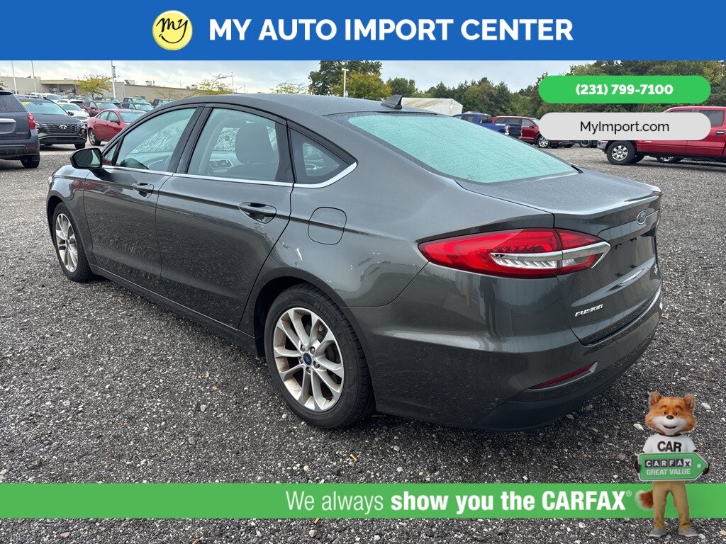 2019 Ford Fusion SE photo 3