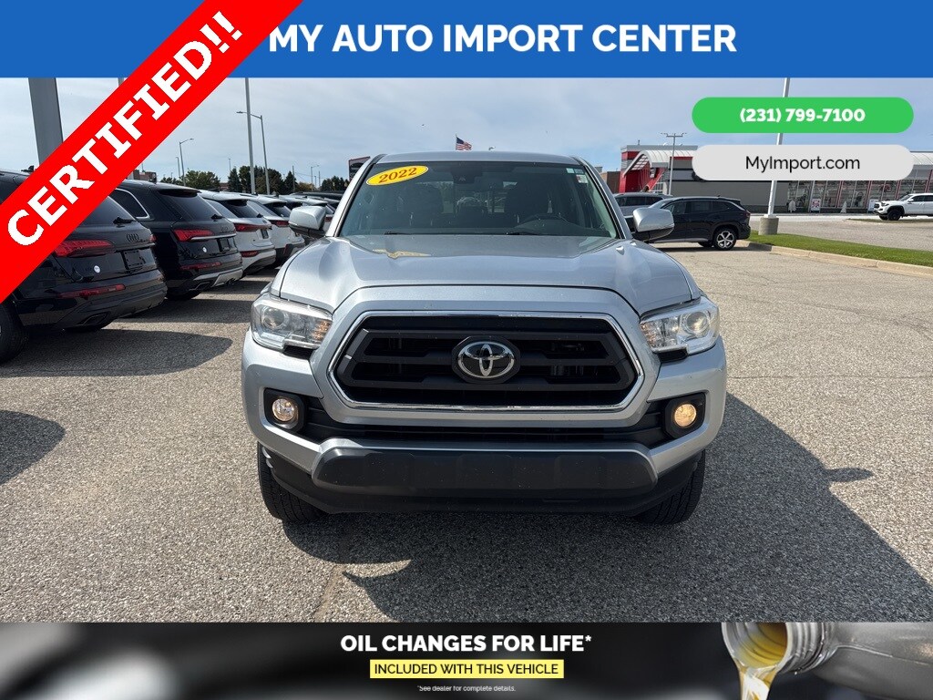 2022 Toyota Tacoma SR5 photo 2