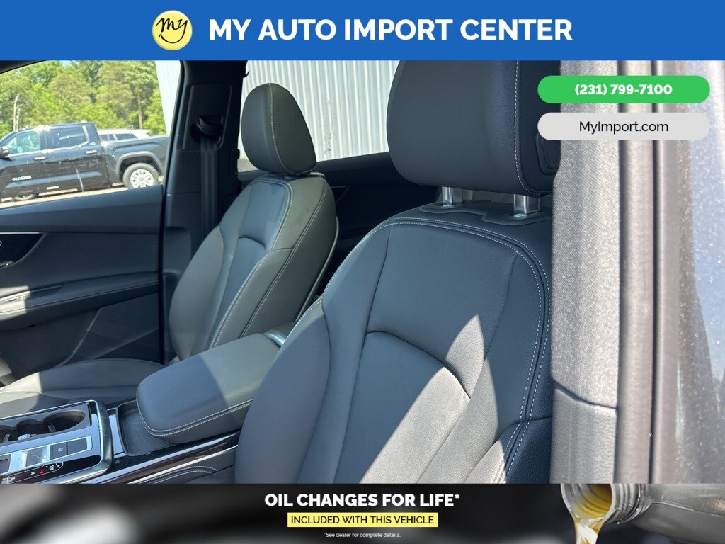 2025 Audi Q7 45 Premium Plus photo 2