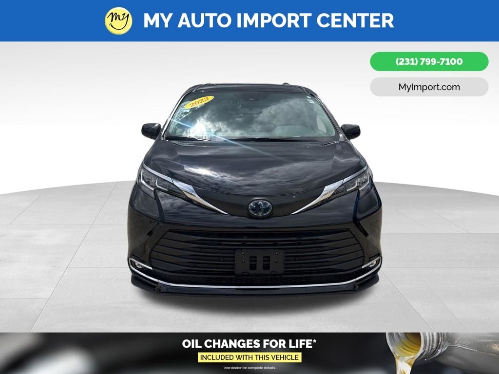 Used 2023 Toyota Sienna XLE 7 Passenger Van Passenger Van