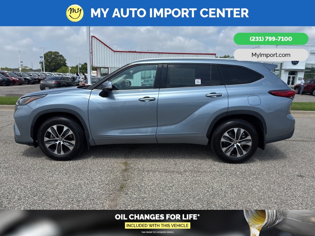 2022 Toyota Highlander XLE photo 4