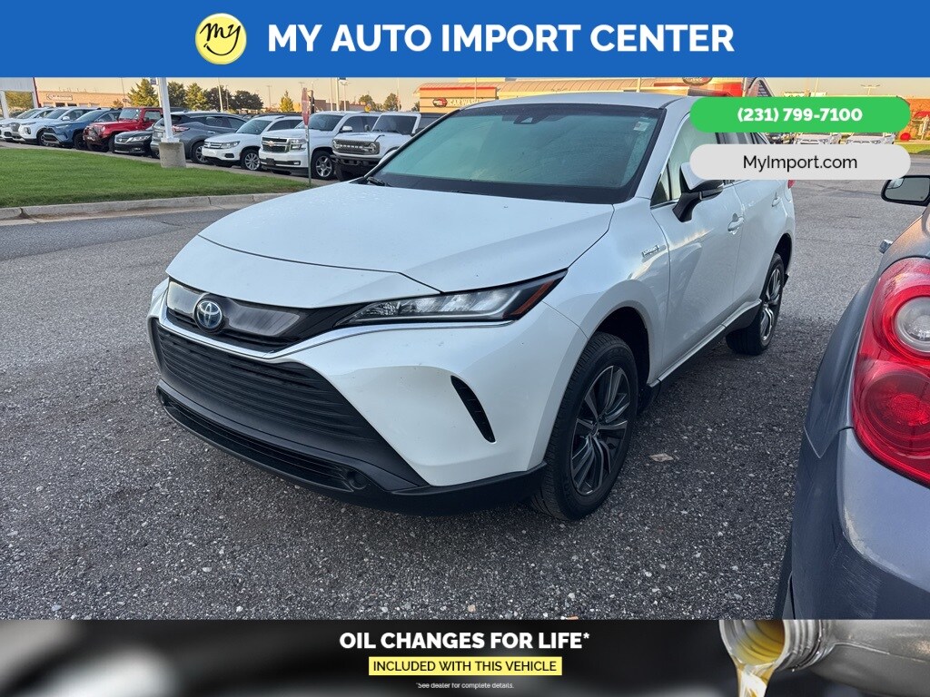 2021 Toyota Venza LE photo 2