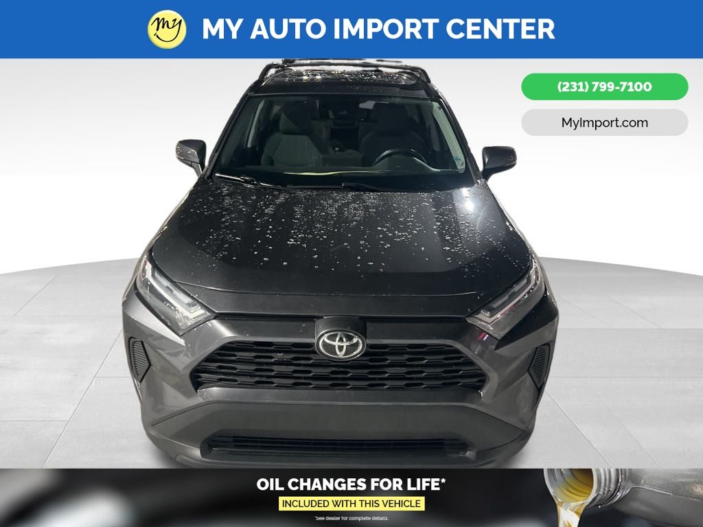 2022 Toyota RAV4 XLE's photo