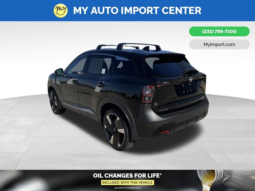Used 2025 Nissan Kicks SR SUV