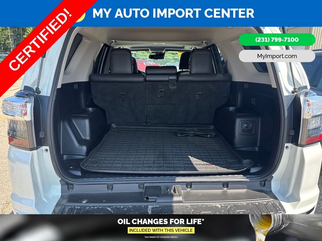 2021 Toyota 4Runner Night Shade - Photo 28
