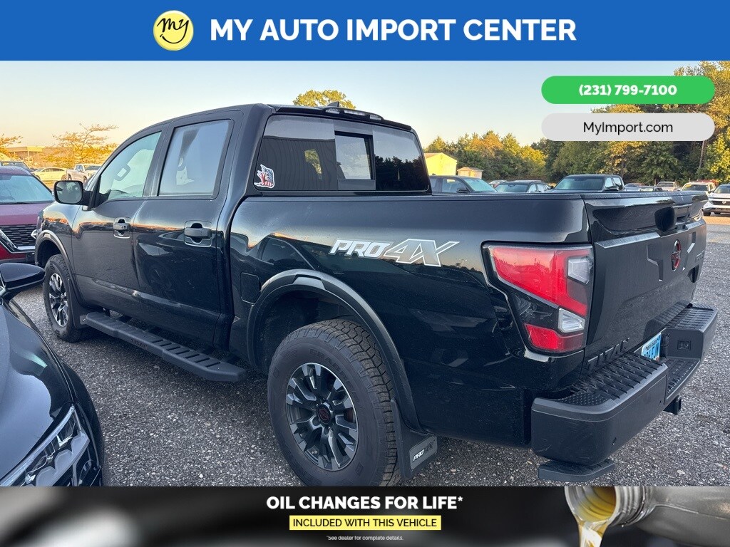 2024 Nissan Titan PRO-4X photo 4