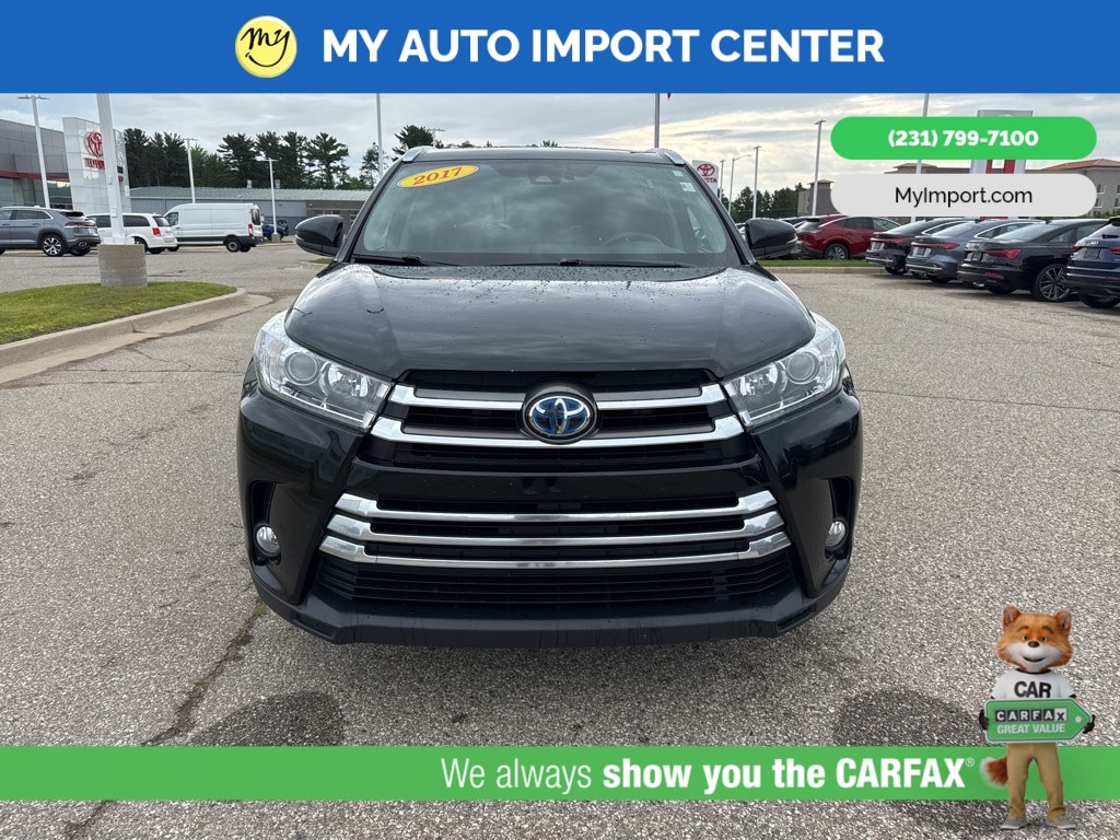 Used 2017 Toyota Highlander Limited with VIN 5TDDGRFH5HS030120 for sale in Muskegon, MI