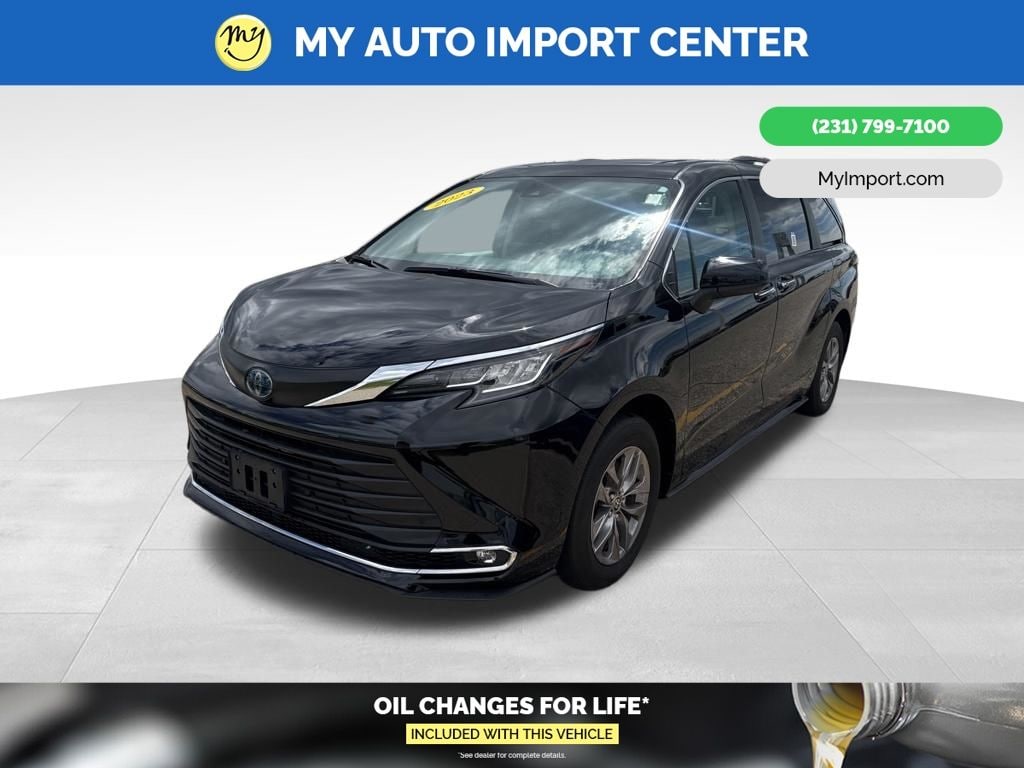Used 2023 Toyota Sienna XLE 7 Passenger Van Passenger Van