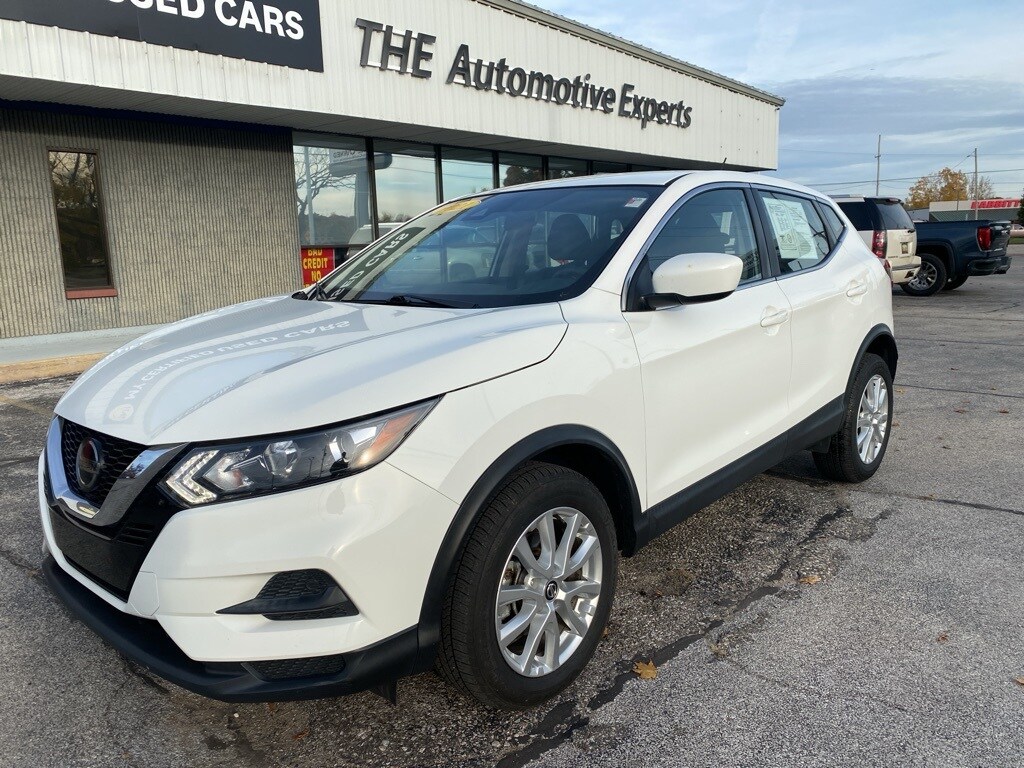 2021 Nissan Rogue Sport S photo 2