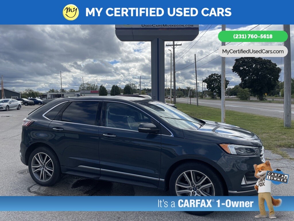 2019 Ford Edge Titanium photo 2