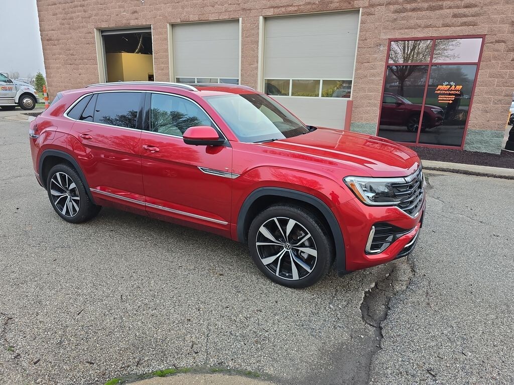Used 2025 Volkswagen Atlas Cross Sport 2.0T SEL Premium R-Line SUV