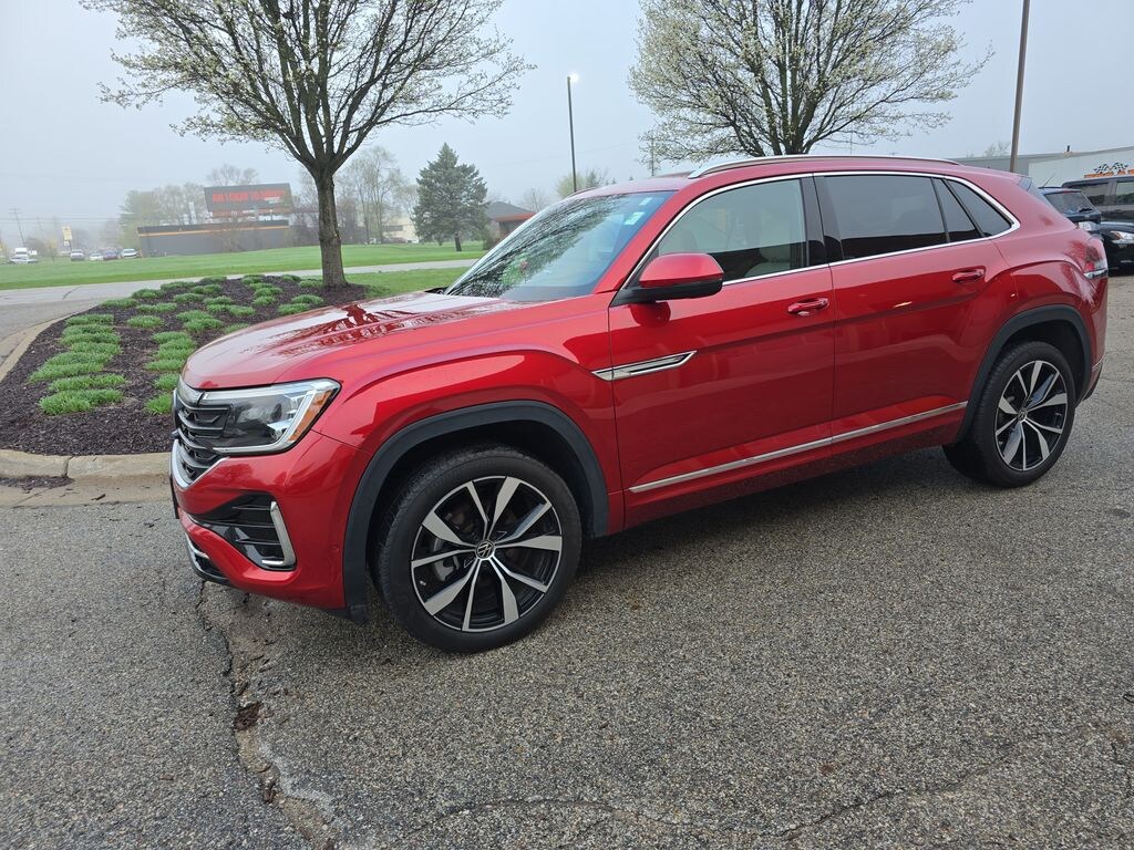 Used 2025 Volkswagen Atlas Cross Sport 2.0T SEL Premium R-Line SUV