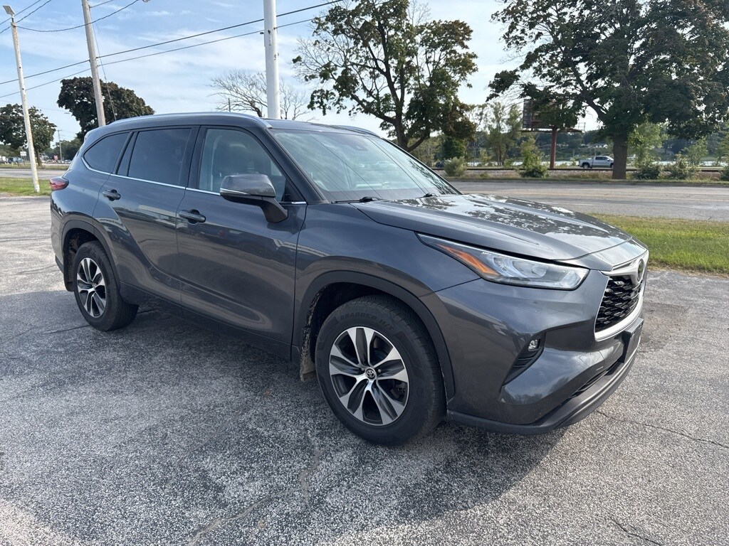 2020 Toyota Highlander XLE photo 3
