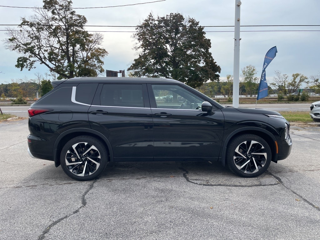 Used 2022 Mitsubishi Outlander SEL CUV