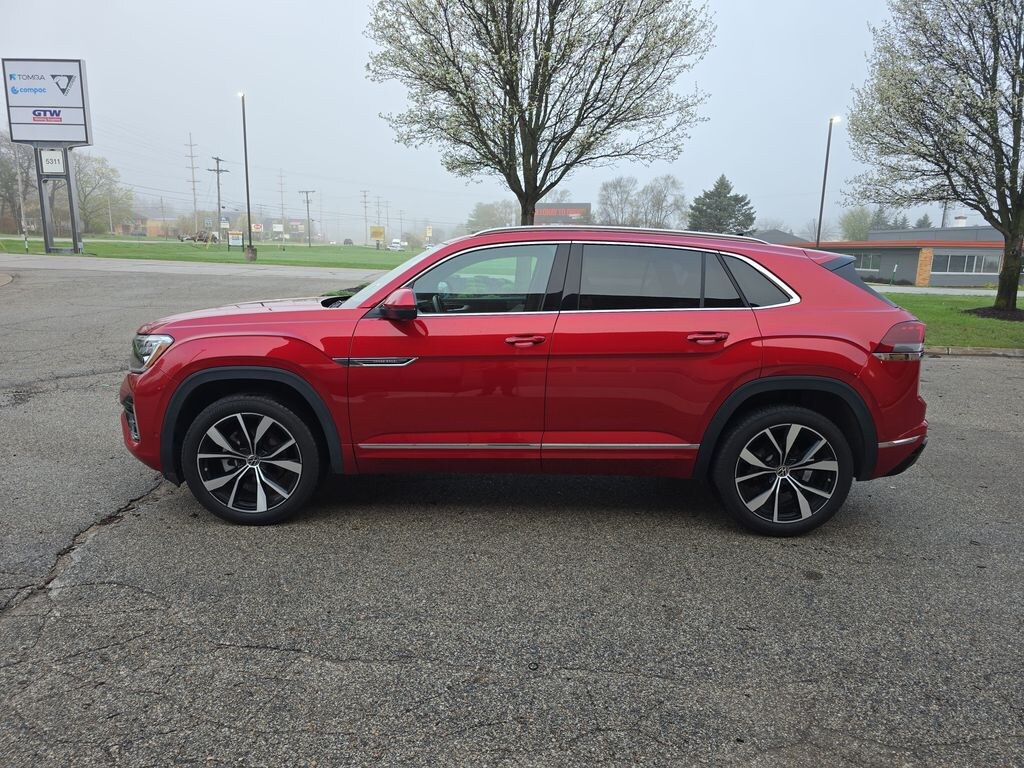 Used 2025 Volkswagen Atlas Cross Sport 2.0T SEL Premium R-Line SUV