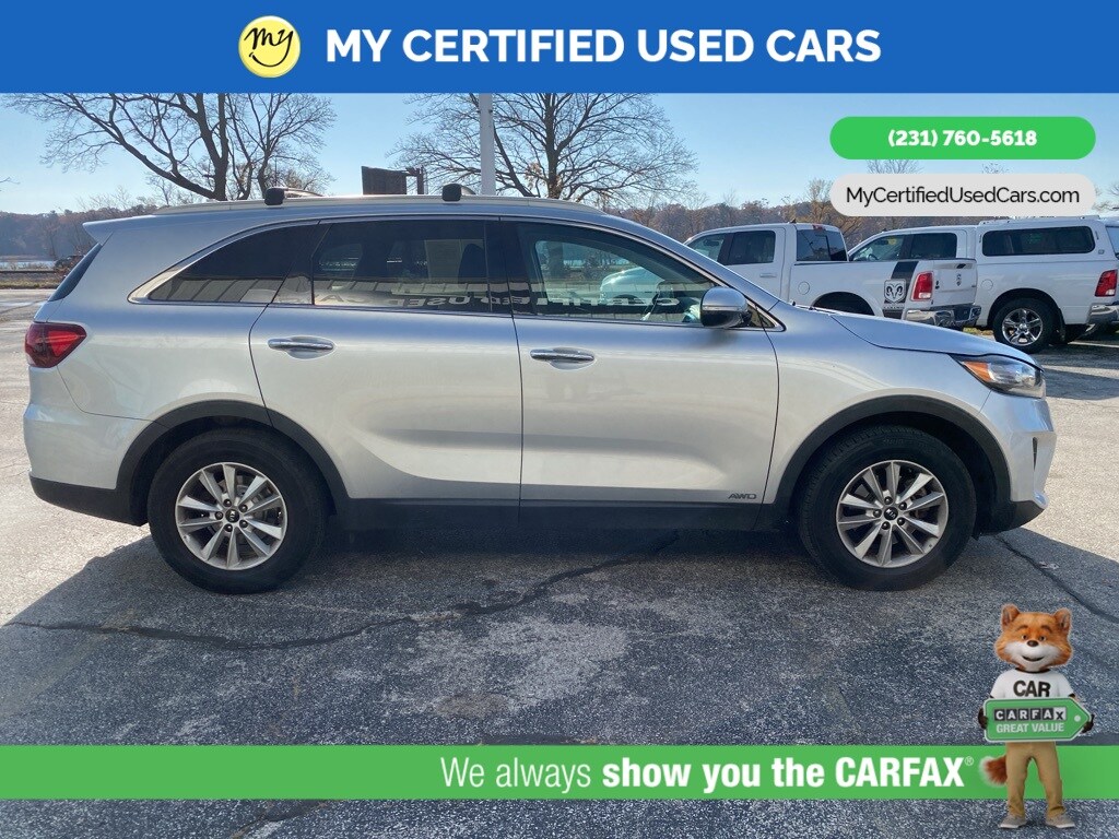 2019 Kia Sorento LX photo 2