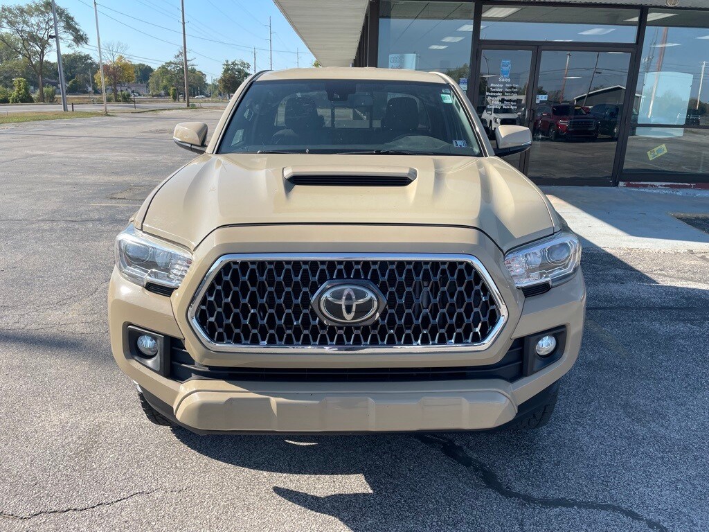 2019 Toyota Tacoma 4x4 TRD Sport V6 Access Cab photo 2