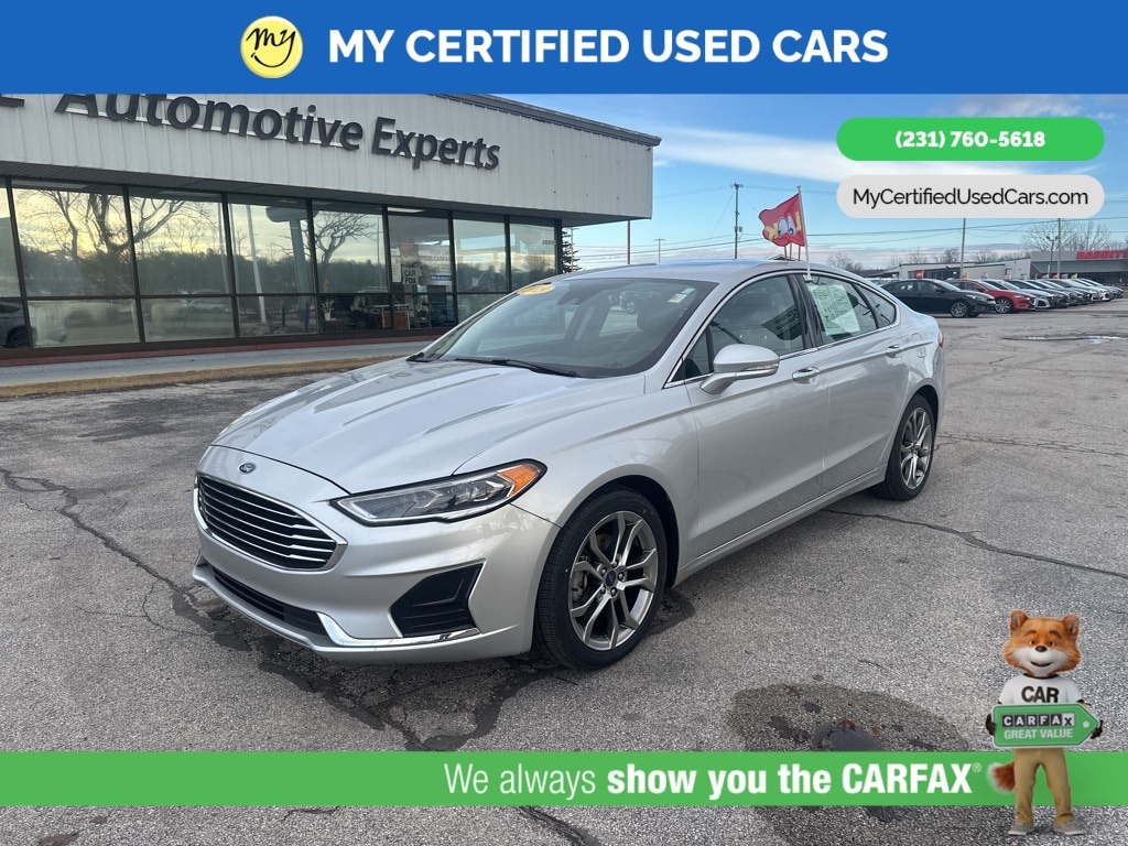 2019 Ford Fusion SEL's photo