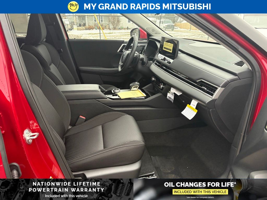 2026 Mitsubishi Outlander ES - Photo 14