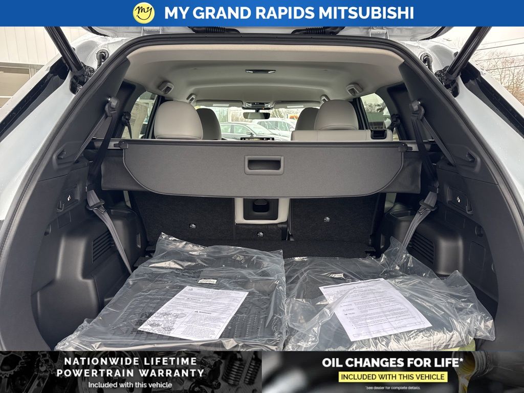 2026 Mitsubishi Outlander SE - Photo 12