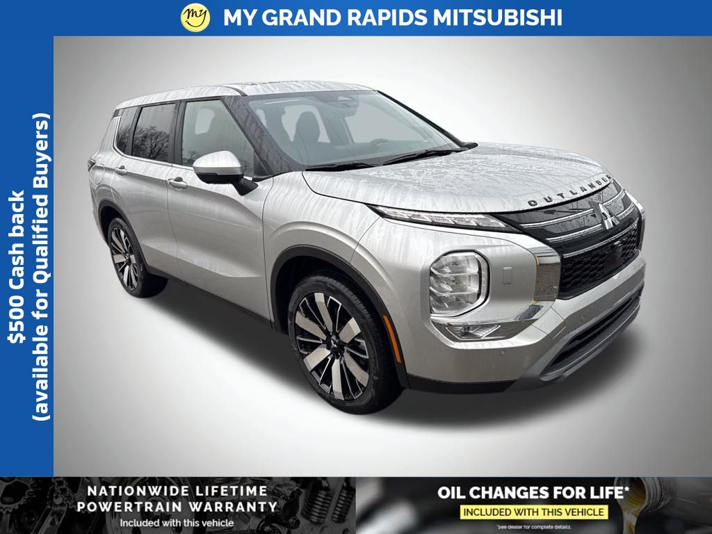 2026 Mitsubishi Outlander SE's photo