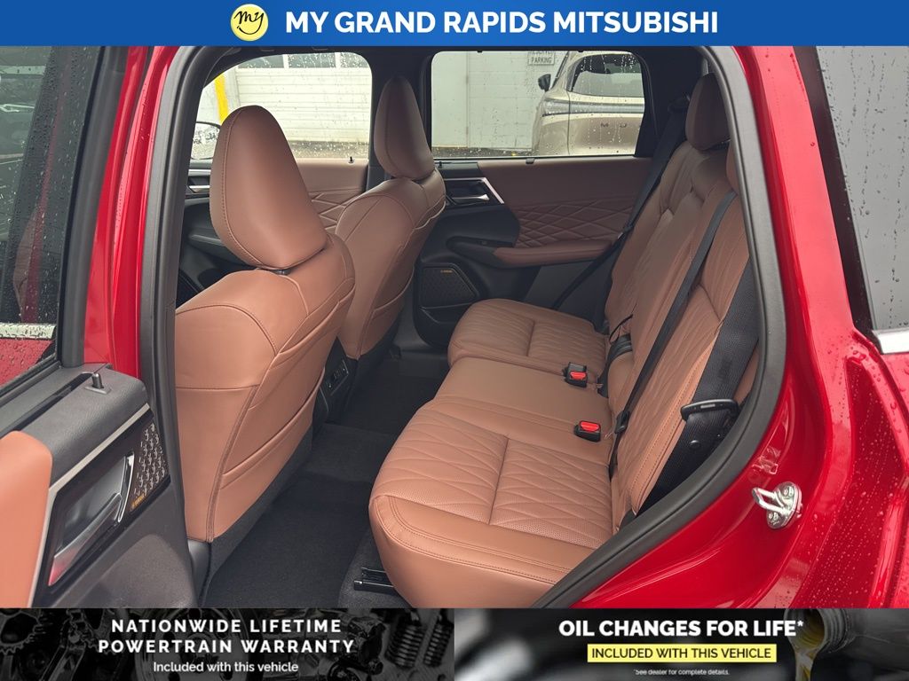 2026 Mitsubishi Outlander SEL - Photo 10