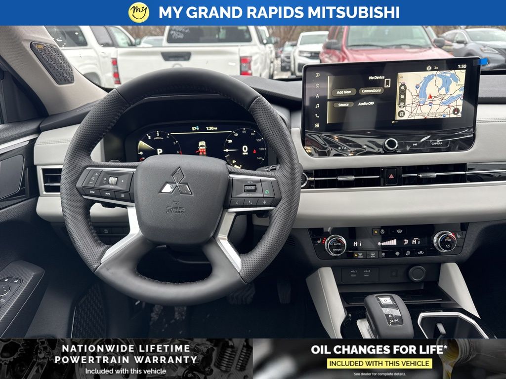 2026 Mitsubishi Outlander SE - Photo 12