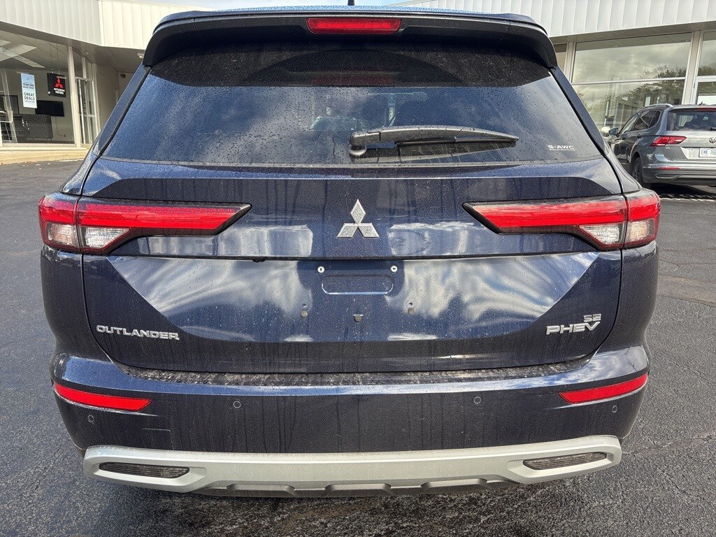 2025 Mitsubishi Outlander PHEV SE photo 3