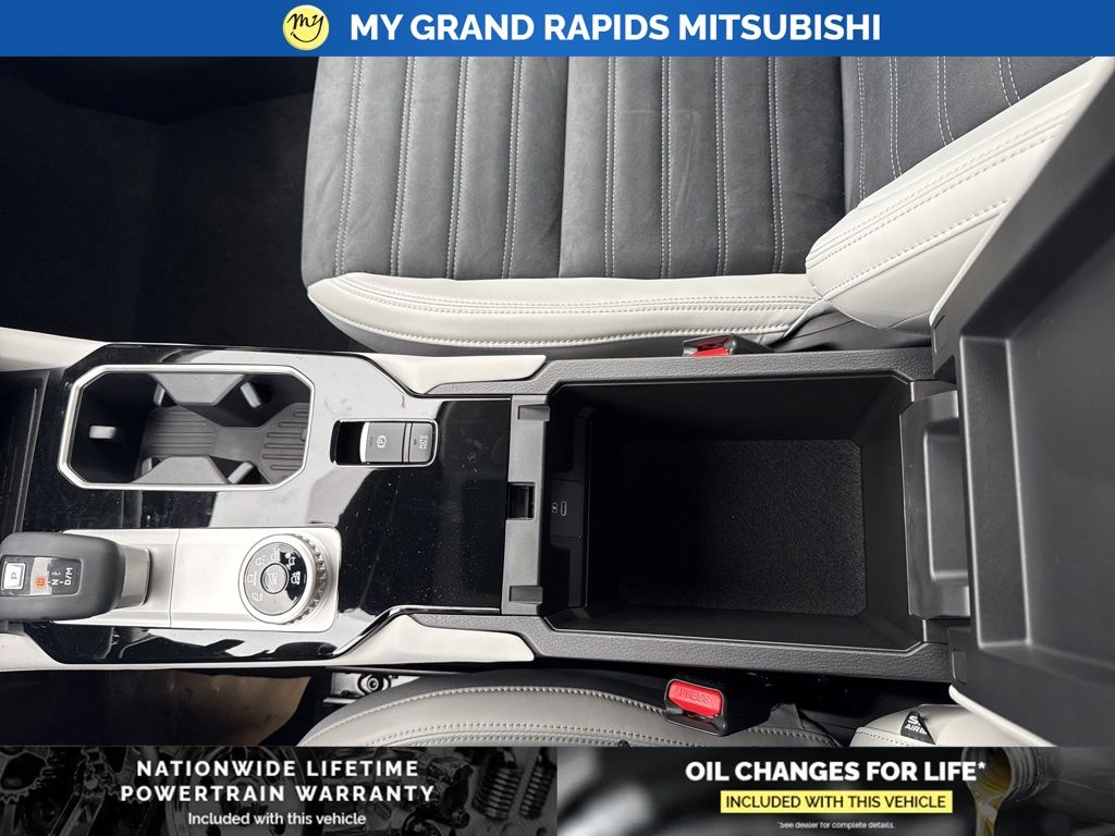 2026 Mitsubishi Outlander SE - Photo 26