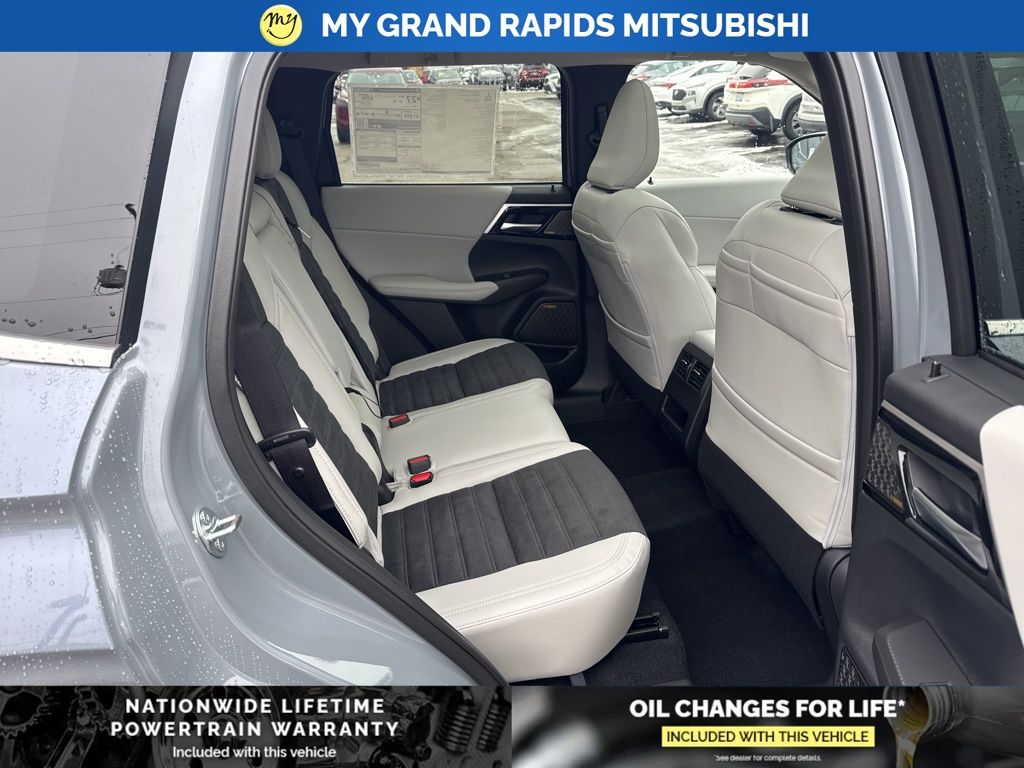 2026 Mitsubishi Outlander SE - Photo 16