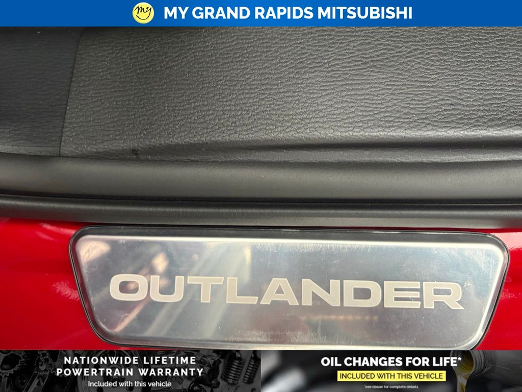 2026 Mitsubishi Outlander ES - Photo 19
