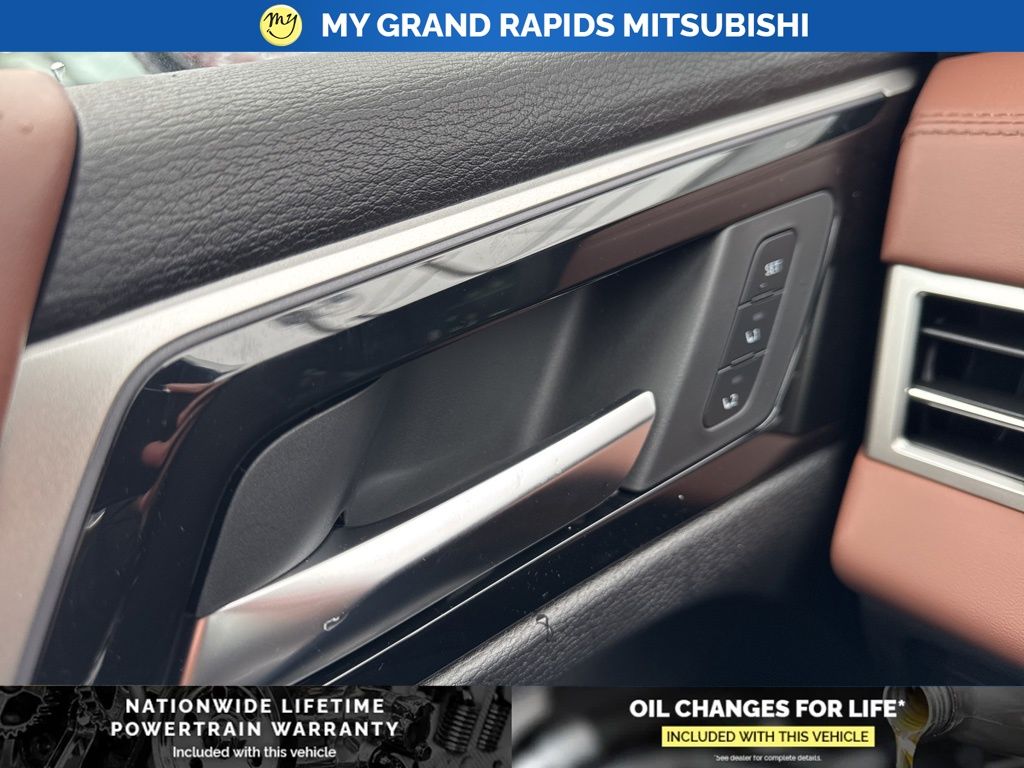 2026 Mitsubishi Outlander SEL - Photo 35
