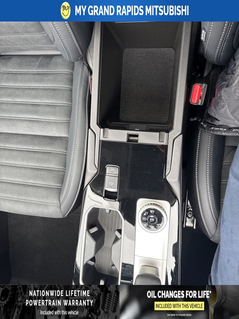 2026 Mitsubishi Outlander SE - Photo 30