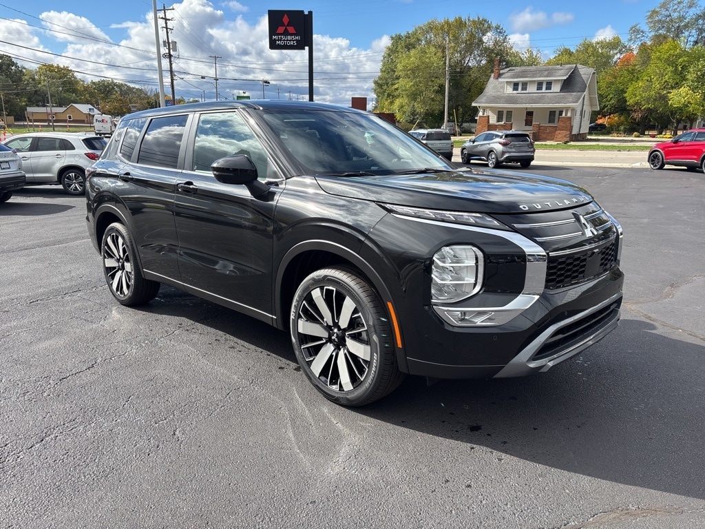 New 2025 Mitsubishi Outlander SE SUV