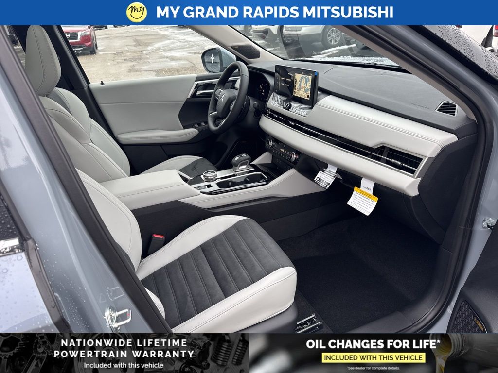 2026 Mitsubishi Outlander SE - Photo 17