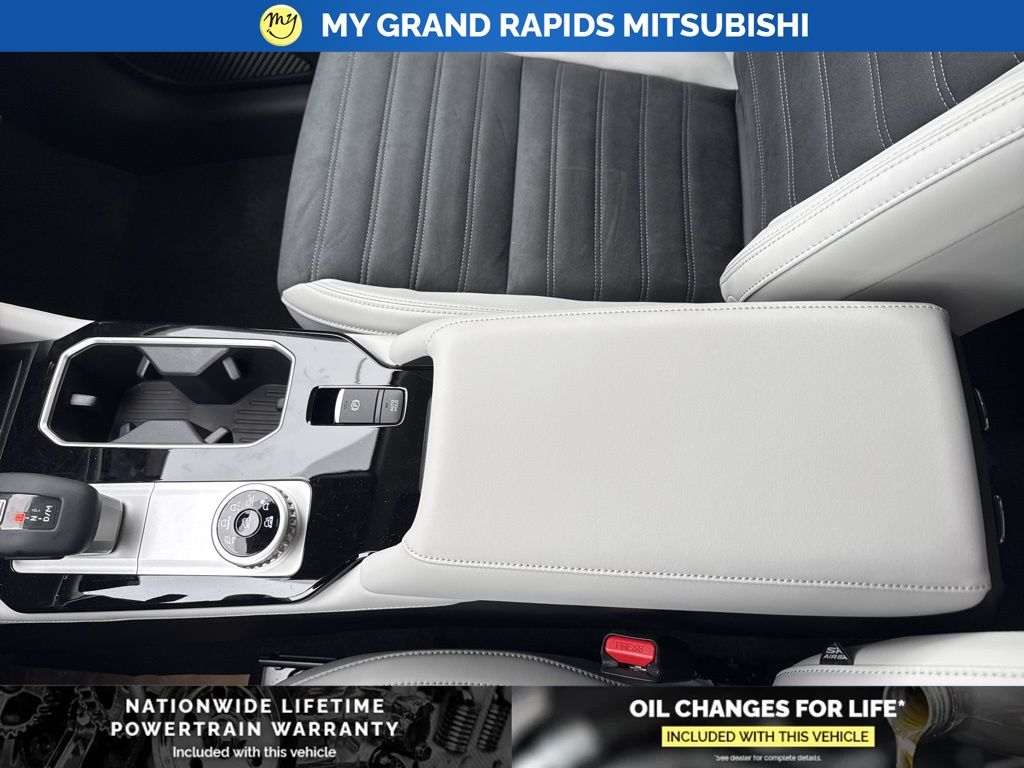 2026 Mitsubishi Outlander SE - Photo 25