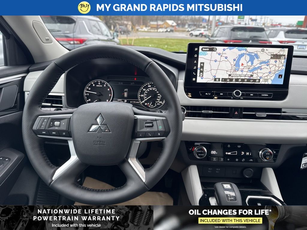 2026 Mitsubishi Outlander SE - Photo 11