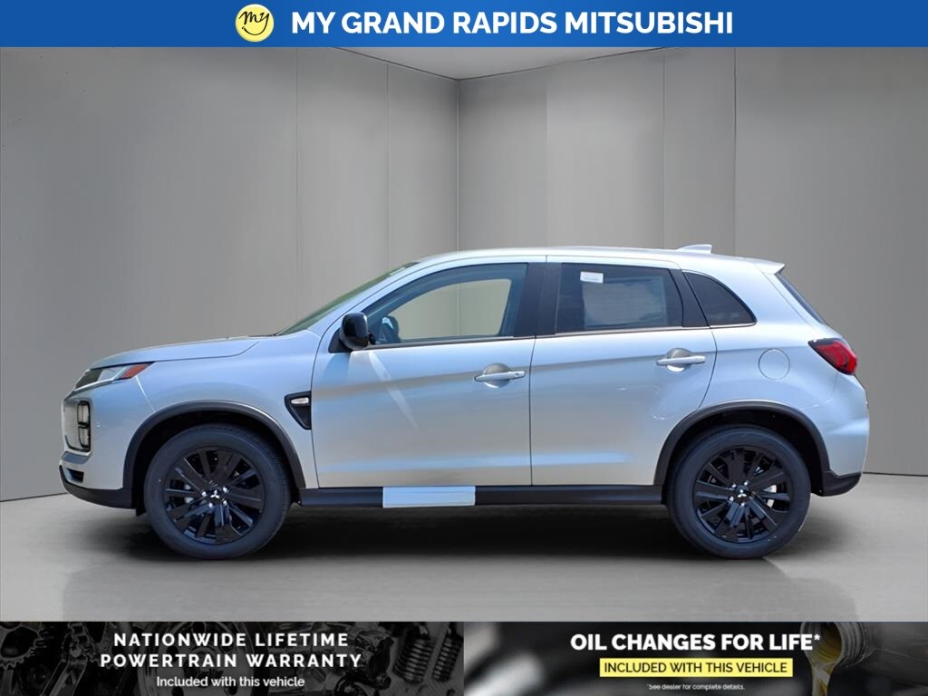 2025 Mitsubishi Outlander Sport LE photo 2