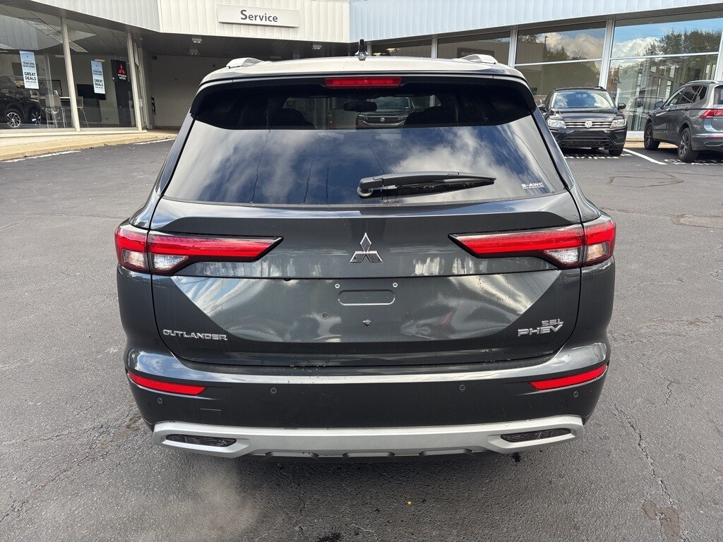 2025 Mitsubishi Outlander SEL photo 4