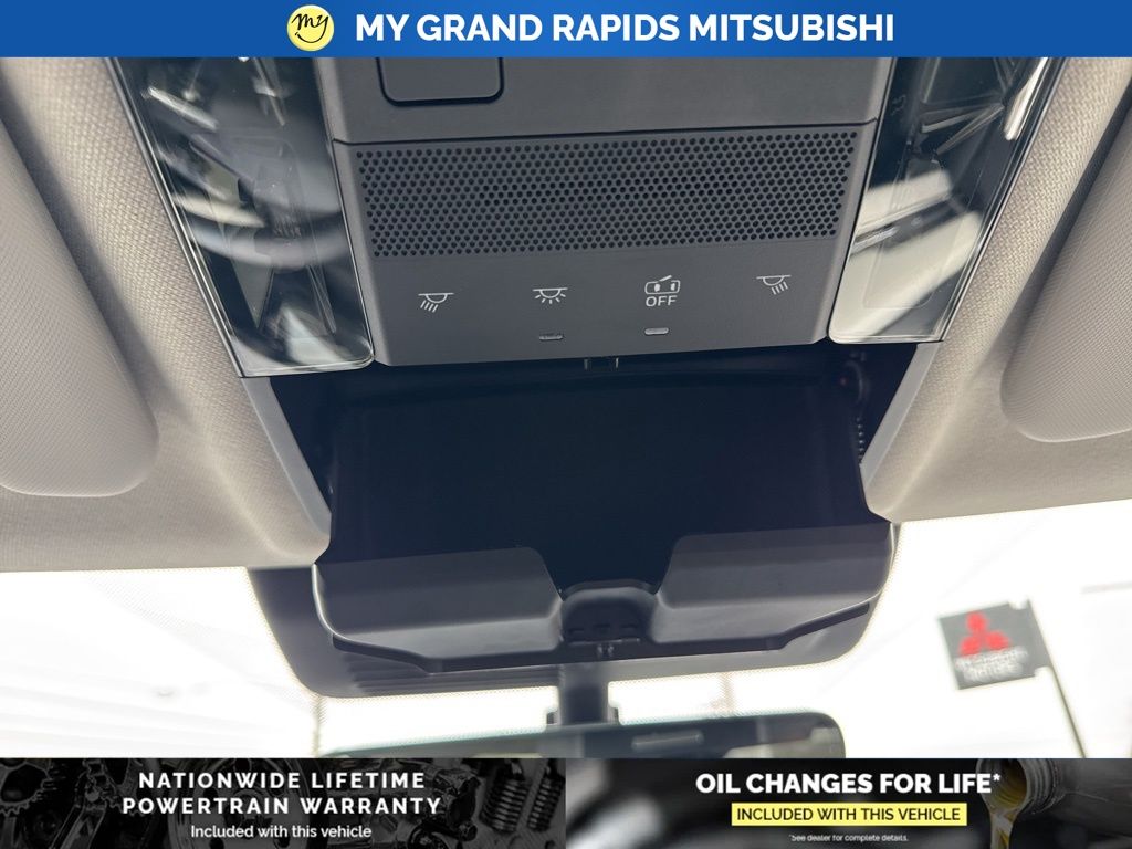 2026 Mitsubishi Outlander SE - Photo 24