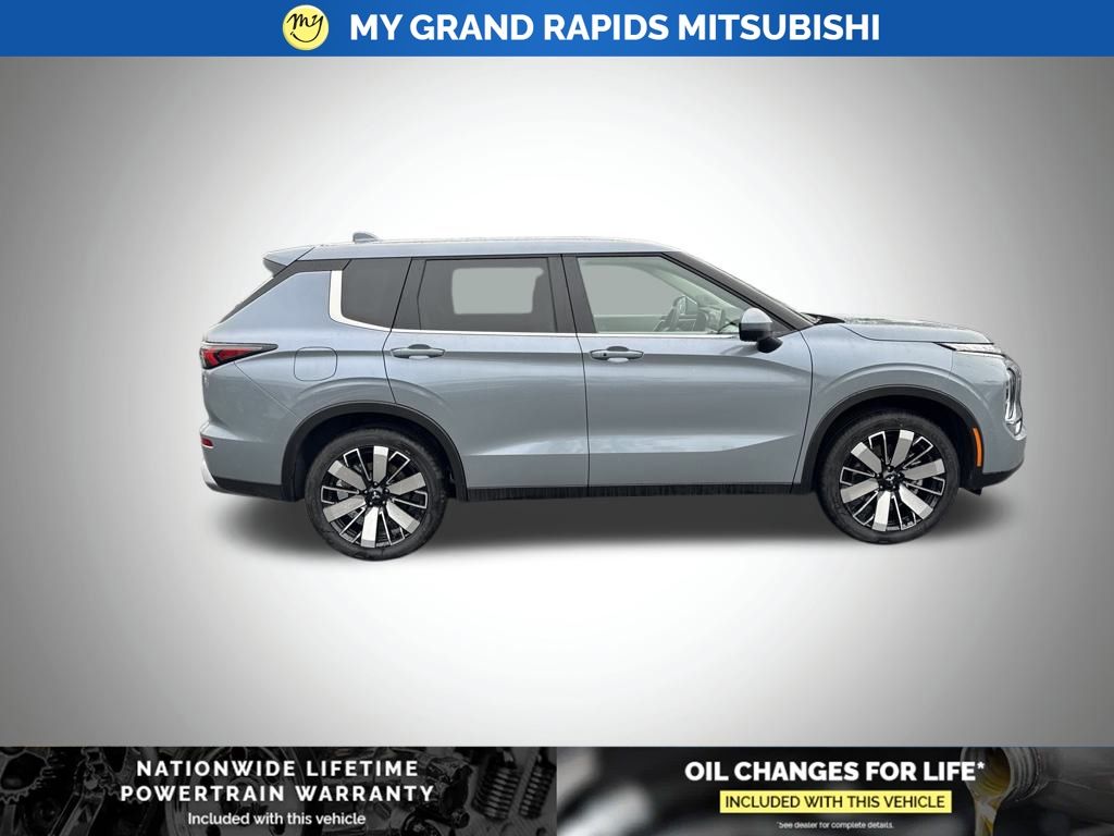 2026 Mitsubishi Outlander SE - Photo 8