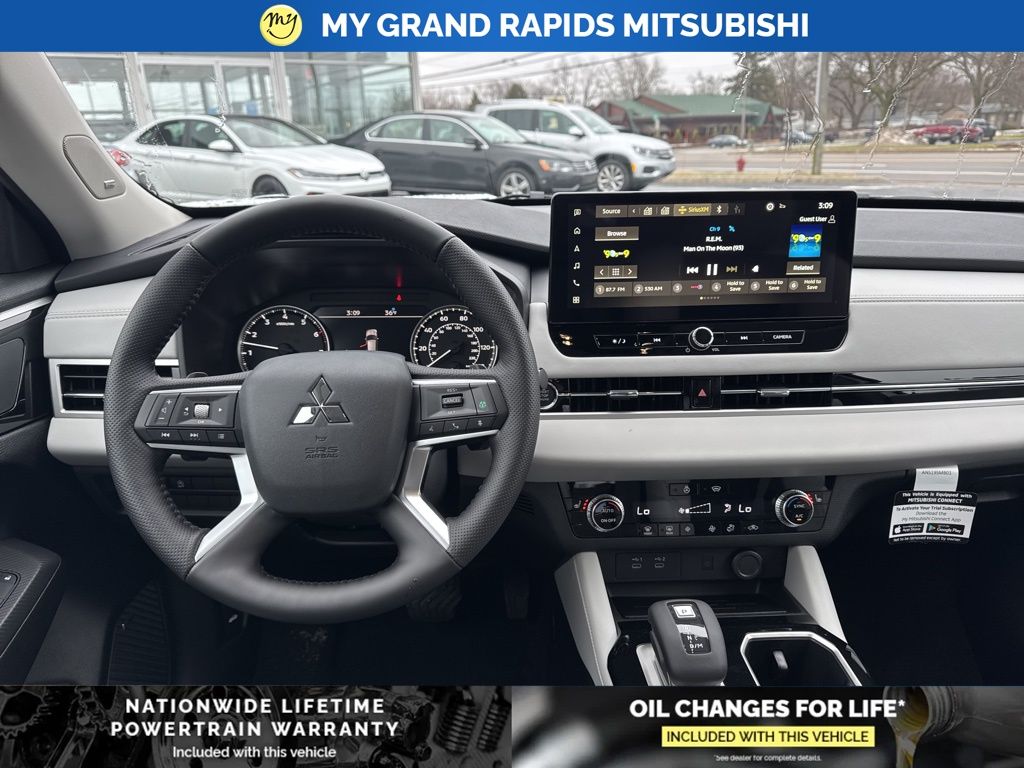 2026 Mitsubishi Outlander SE - Photo 11