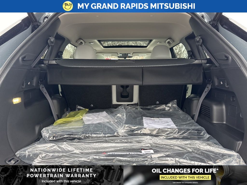2026 Mitsubishi Outlander SE - Photo 14
