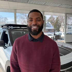 Staff member Arthur Burse from ID_65ad94