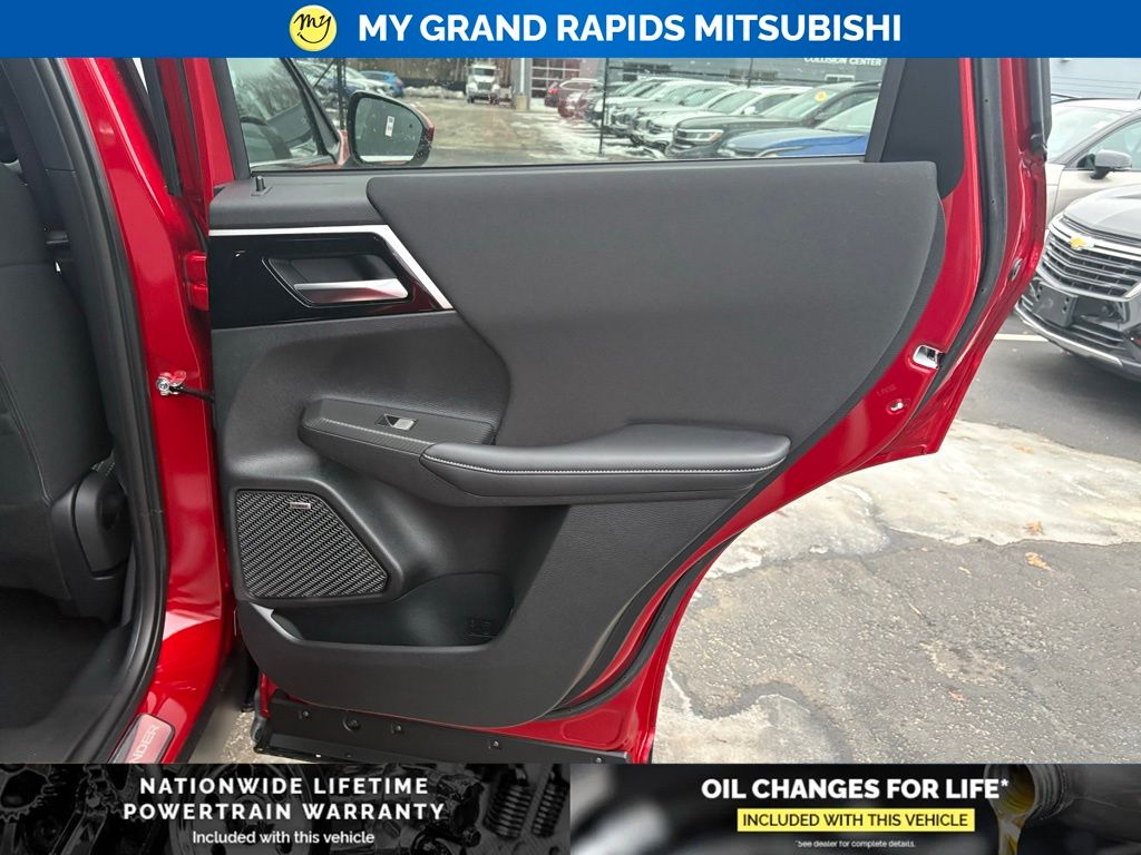 2026 Mitsubishi Outlander ES - Photo 15