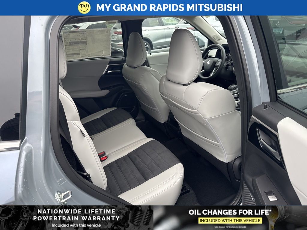 2026 Mitsubishi Outlander SE - Photo 14