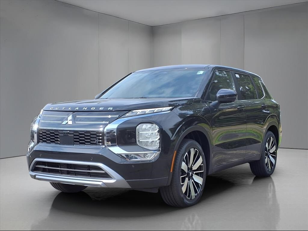 2025 Mitsubishi Outlander SE photo 3